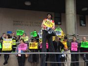 Protesta de Adicae ante los juzgados de Vigo contra las cl�usulas suelo