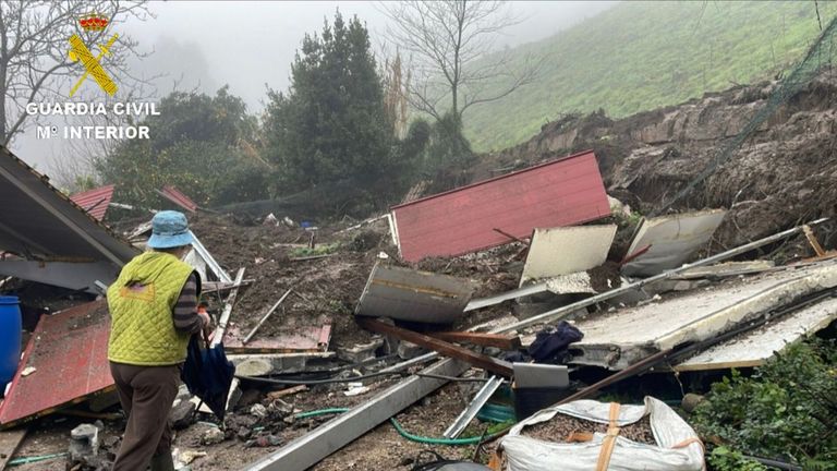 Un herido tras un desprendimiento en la autovía de O Morrazo