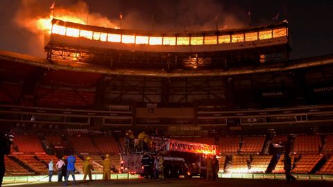 Un incendio destruy el rea de prensa del estadio Quisqueya Juan Marichal de Santo Domingo (Repblica Dominicana).