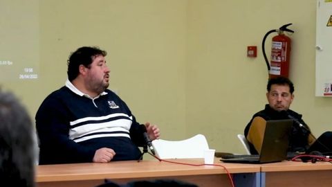 Xosé Miguel Pérez, alcalde San Xoán de Río, participando en una reunión de la red 