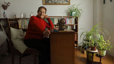 Otilia Cacheda Guimarás, 86 años: «No soy de estar sola, pero llevo sola desde que murió mi marido, los fines de semana viene mi hija»
