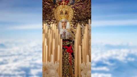 Imagen de la Virgen del Baratillo, con el fajín rojo donado por la familia de Franco