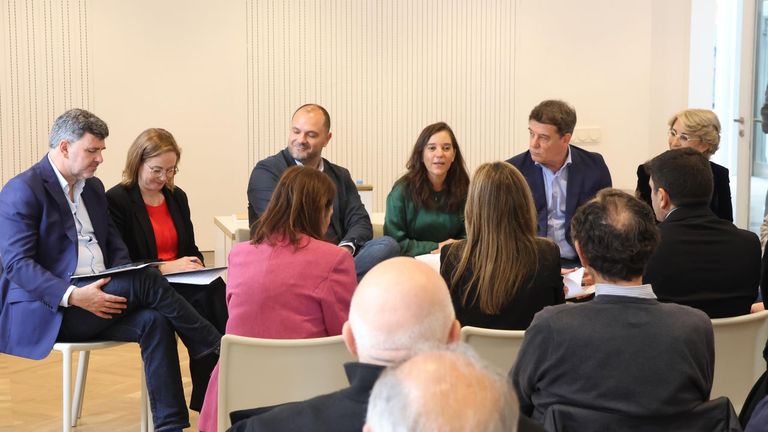 Galicia invierte seis euros por habitante en gallego frente a los 90 del País Vasco y los 35 de Cataluña