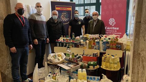 Agapol entregó productos de primera necesidad en la sede de Cáritas.