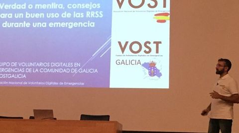 Varela, coordinador de Vost Galicia, en una charla, en una imagen de archivo