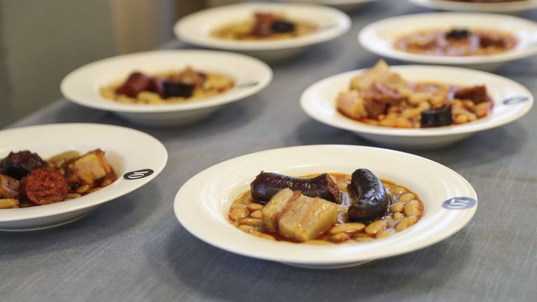 Participantes en la final del concurso 'La mejor fabada del mundo'