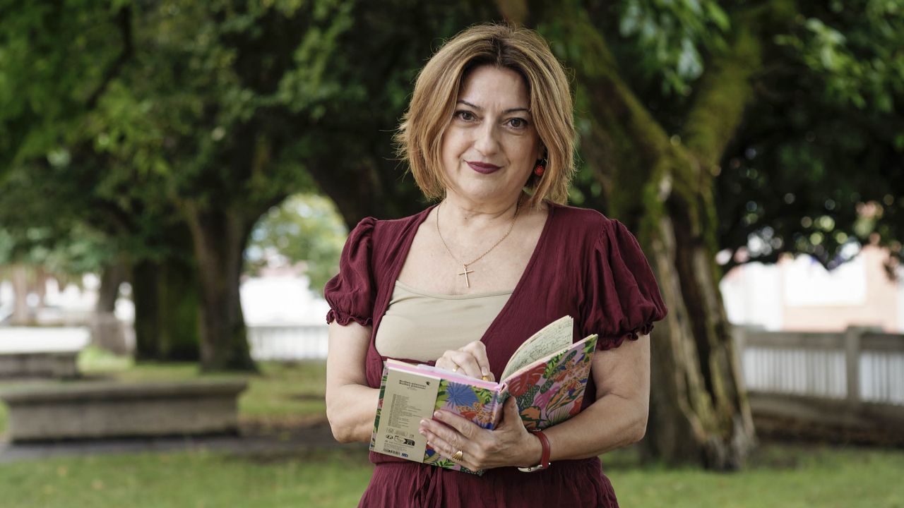 Os casti&ntilde;eiros do Auditorio rec&oacute;rdanlle a Marina S&aacute;nchez un souto da s&uacute;a aldea.