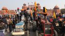 Cientos de manifestantes se abrieron paso con sus tractores hasta el histórico Fuerte Rojo