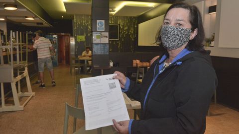 Clientes como Mara de la Paz Seoane acudieron a desayunar con su certificado de vacunacin