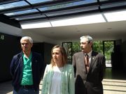 La directora general, Ethel V�zquez, acompa�ada por el presidente de los empresarios de Sab�n, Manuel Rivas, a la derecha y el concejal de Promoci�n Econ�mica, Manuel Pad�n, a la izquierda.