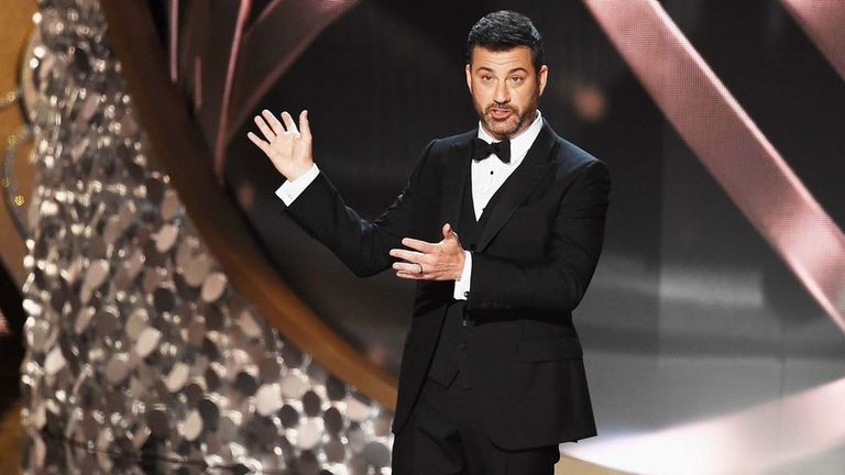 El presentador Jimmy Kimmel presenta los Óscar por primera vez