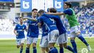 Los jugadores del Oviedo celebran el gol de Joni Montiel al Mirand�s