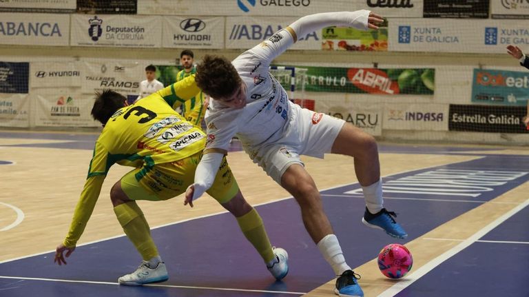 O Parrulo Ferrol se pierde en el caos desatado por el Jaén Paraíso Interior en A Malata  (4-5)