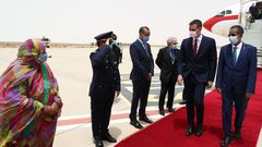 El primer ministro de Mauritania, Ismail Ould Bedde Ould Cheikh Sidiya, recibe a Pedro Snchez en el que es su primer viaje oficial desde la crisis causada por el covid-19