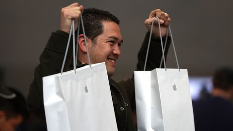 La puesta a la venta del nuevo dispositivo de Apple, el iPhone X, ha provocado colas y ha generado gran expectacin en los 55 pases donde se ha lanzado