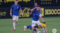 Tejera disputa un bal�n con �lex Fern�ndez