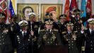 El ministro de Defensa, Vladimir Padrino, , acompaado de la cpula militar, denunci un golpe de Estado en Venezuela.