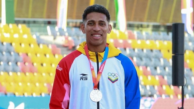 Gerson Izaguirre, decatleta: «El atletismo se tiene que valorar y da muchísimos resultados a Lugo»